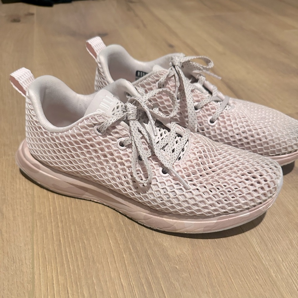 NoBull tennis shoes size 8 light pink color
